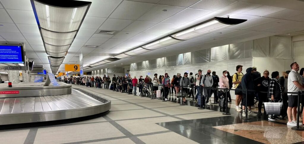 Delta Airlines YUL Terminal – Montreal-Pierre Elliott Trudeau International Airport