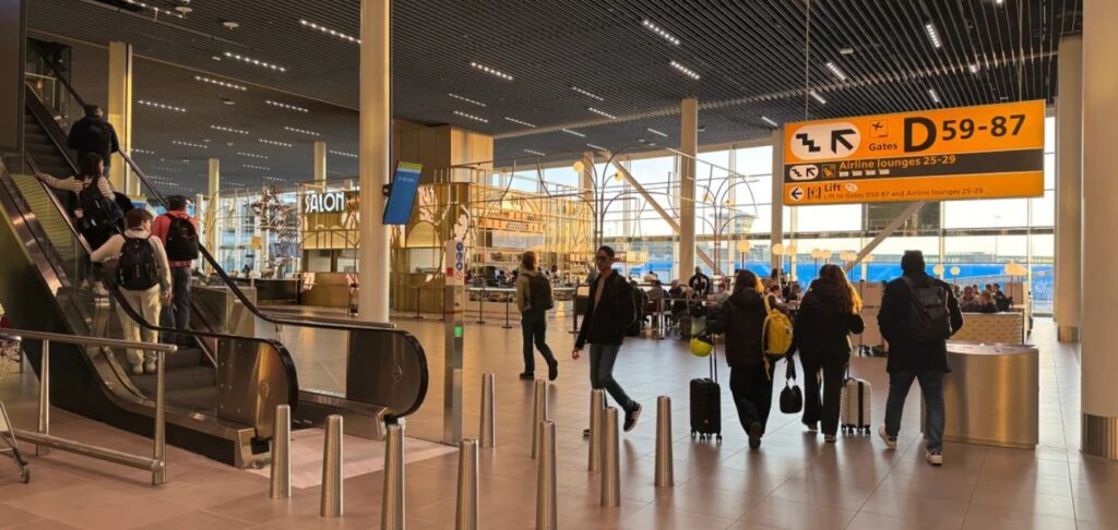 Emirates Airlines MIA Terminal – Miami International Airport